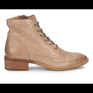 Comfortiva Cordia Tan Ankle Boots